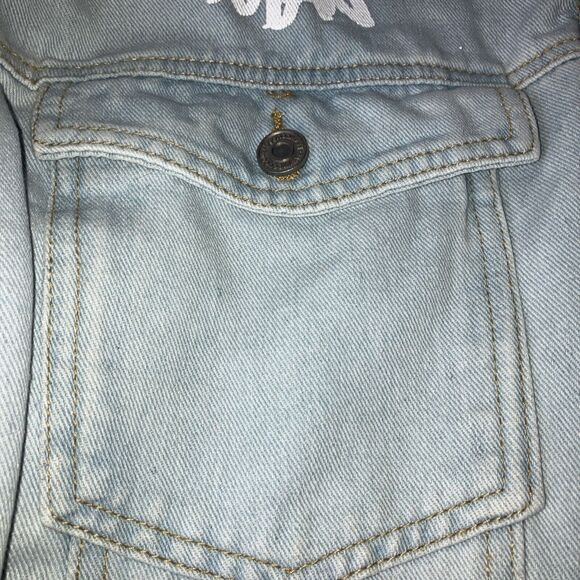 Boohoo Man Light Wash Denim Jacket with Graffiti Lining, Small Coat,‎ Full Zip - Picture 3 of 16